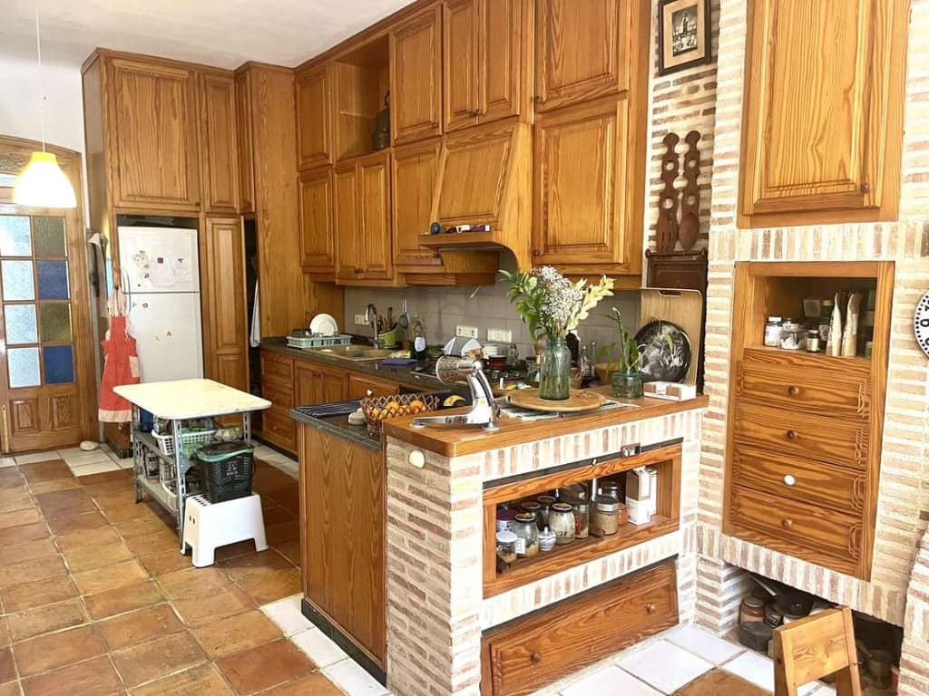 5 soveværelse Byhus til salg i Orba - € 329.000 (Ref: 9108031)