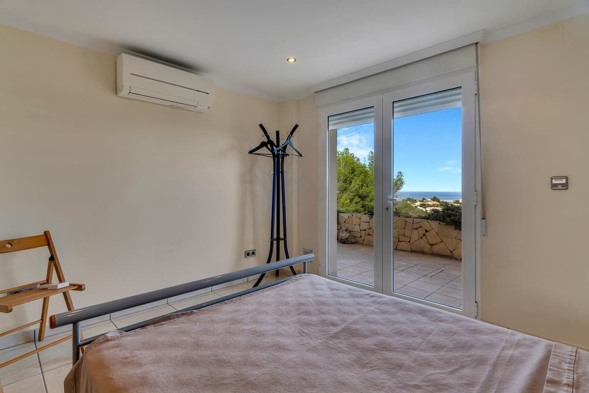 6 bedroom Villa for sale in Javea / Xabia with garage - € 1,650,000 (Ref: 9386535)