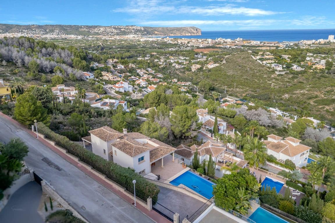 6 bedroom Villa for sale in Javea / Xabia with garage - € 1,650,000 (Ref: 9386535)