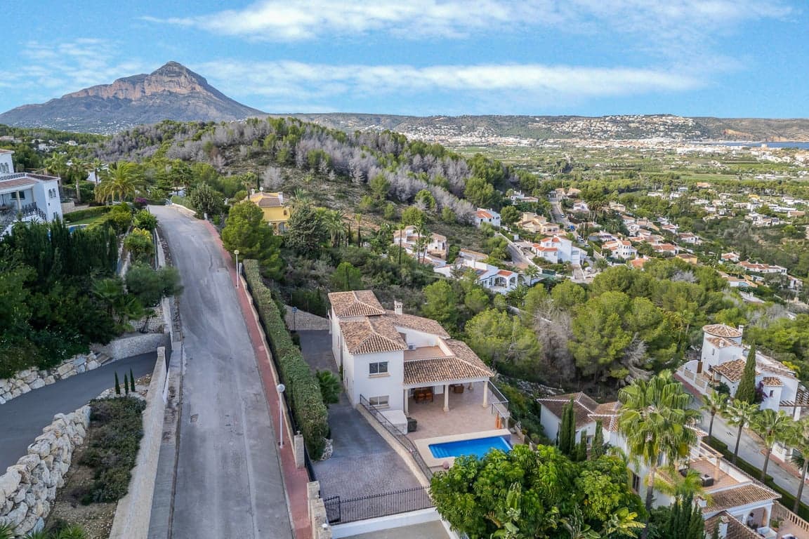 Chalet de 6 habitaciones en Javea / Xàbia en venta con piscina garaje - 1.650.000 € (Ref: 9386535)