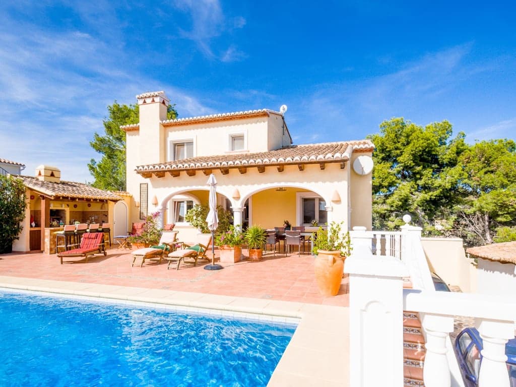 4 bedroom Villa for sale in Benissa with garage - € 795,000 (Ref: 9386536)