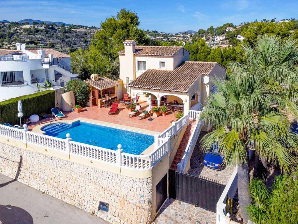 4 bedroom Villa for sale in Benissa with garage - € 795,000 (Ref: 9386536)