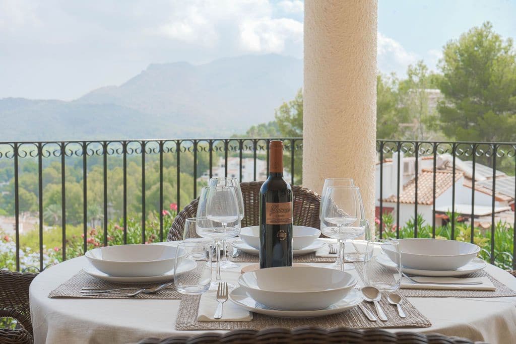 5 bedroom Villa for sale in Pedreguer with pool - € 650,000 (Ref: 9522828)