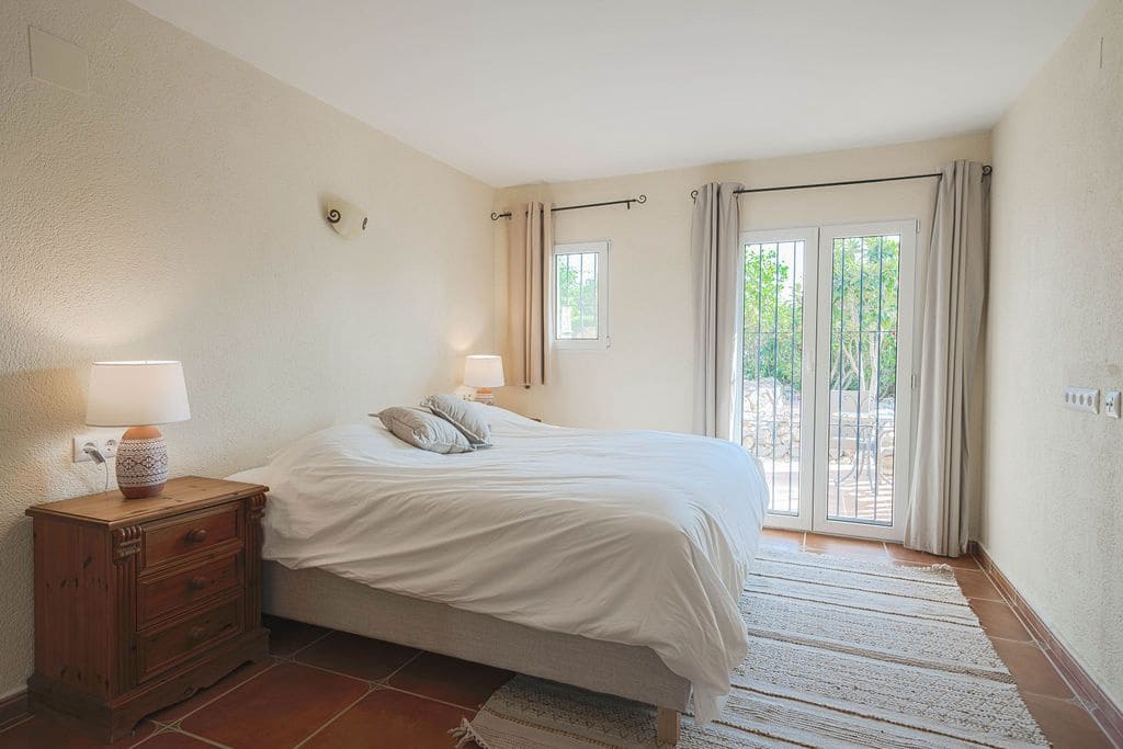 5 bedroom Villa for sale in Pedreguer with pool - € 650,000 (Ref: 9522828)