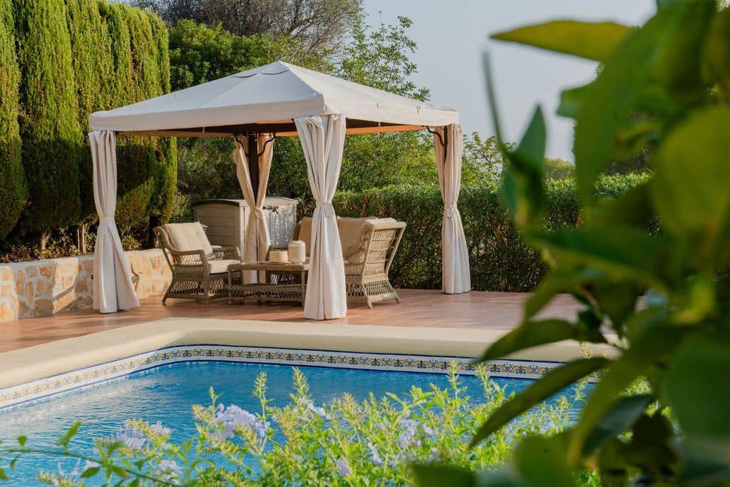 5 bedroom Villa for sale in Pedreguer with pool - € 650,000 (Ref: 9522828)