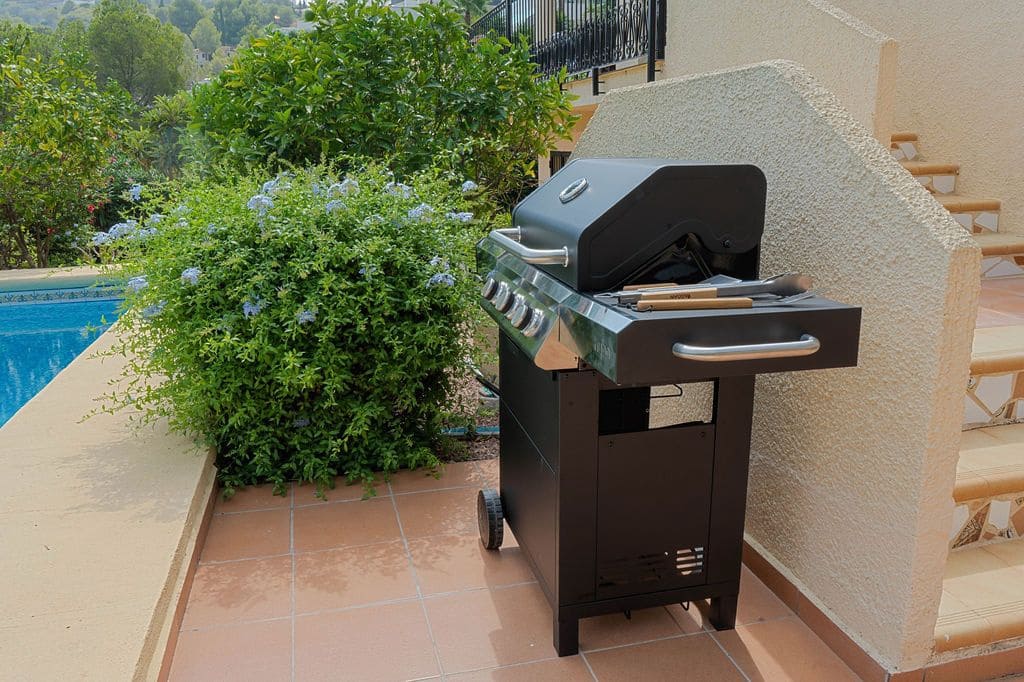 5 bedroom Villa for sale in Pedreguer with pool - € 650,000 (Ref: 9522828)