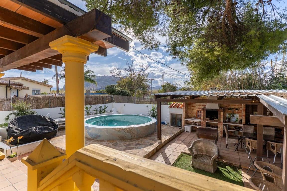 Chalet de 4 habitaciones en Dénia en venta con piscina garaje - 659.000 € (Ref: 9571903)