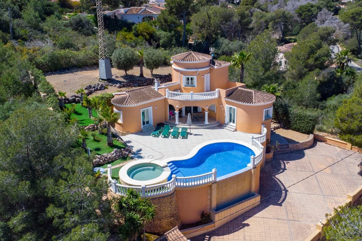 Chalet de 3 habitaciones en Javea / Xàbia en venta con piscina garaje - 625.000 € (Ref: 9953414)