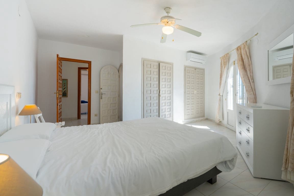 4 quarto Moradia para venda em Benitachell / Benitatxell com piscina garagem - 900 000 € (Ref: 9953415)