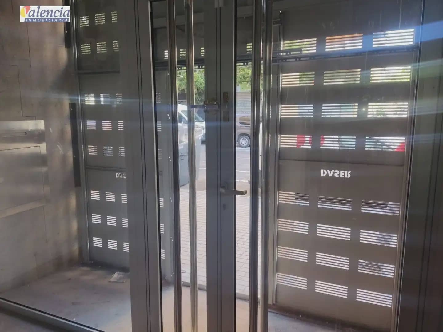 Local Comercial en València ciudad en venta - 327.000 € (Ref: 10007617)