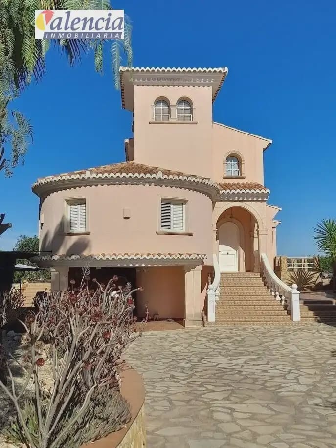 5 sovrum Villa till salu i Chiva - 770 000 € (Ref: 10007624)