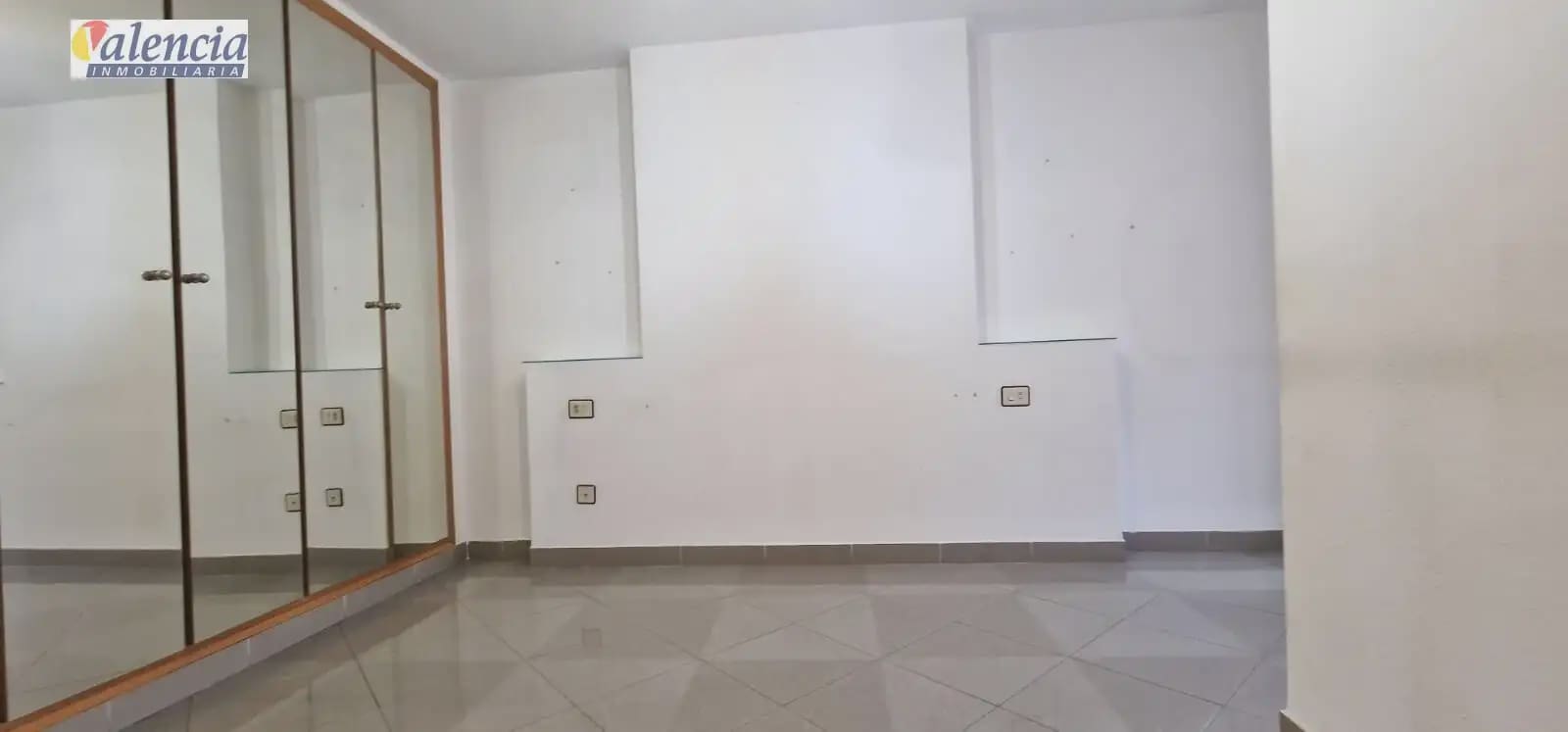 Piso de 3 habitaciones en València ciudad en venta - 320.000 € (Ref: 10007631)