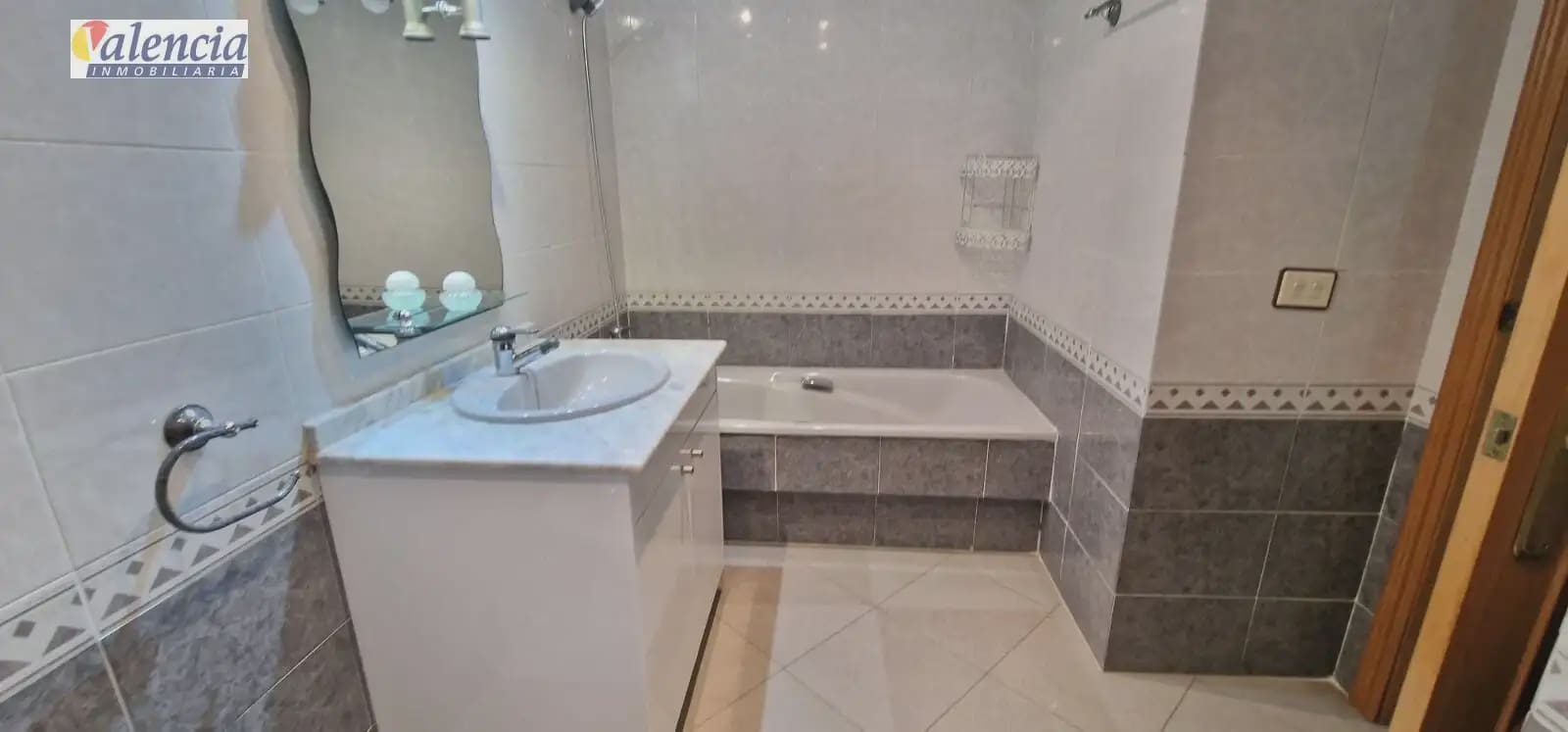Piso de 3 habitaciones en València ciudad en venta - 320.000 € (Ref: 10007631)