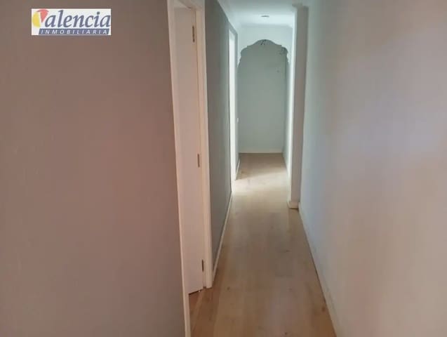 4 bedroom Flat for sale in Centro Ciudad, Paterna - € 195,000 (Ref: 10007632)