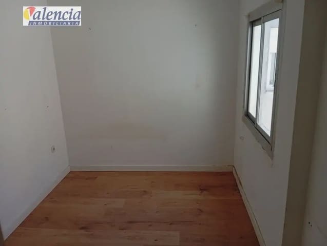 4 bedroom Flat for sale in Centro Ciudad, Paterna - € 195,000 (Ref: 10007632)
