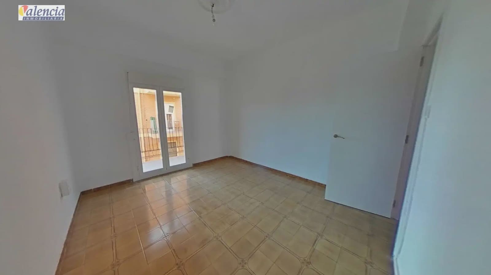 4 bedroom Flat for sale in Xirivella - € 170,000 (Ref: 10007639)