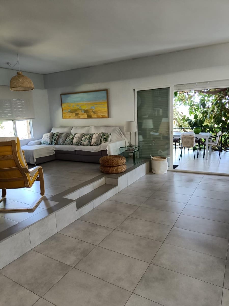 4 soveværelse Villa til salg i Torrent med swimmingpool - € 530.000 (Ref: 9215411)