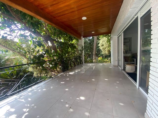 4 soveværelse Villa til salg i Torrent med swimmingpool - € 530.000 (Ref: 9215411)