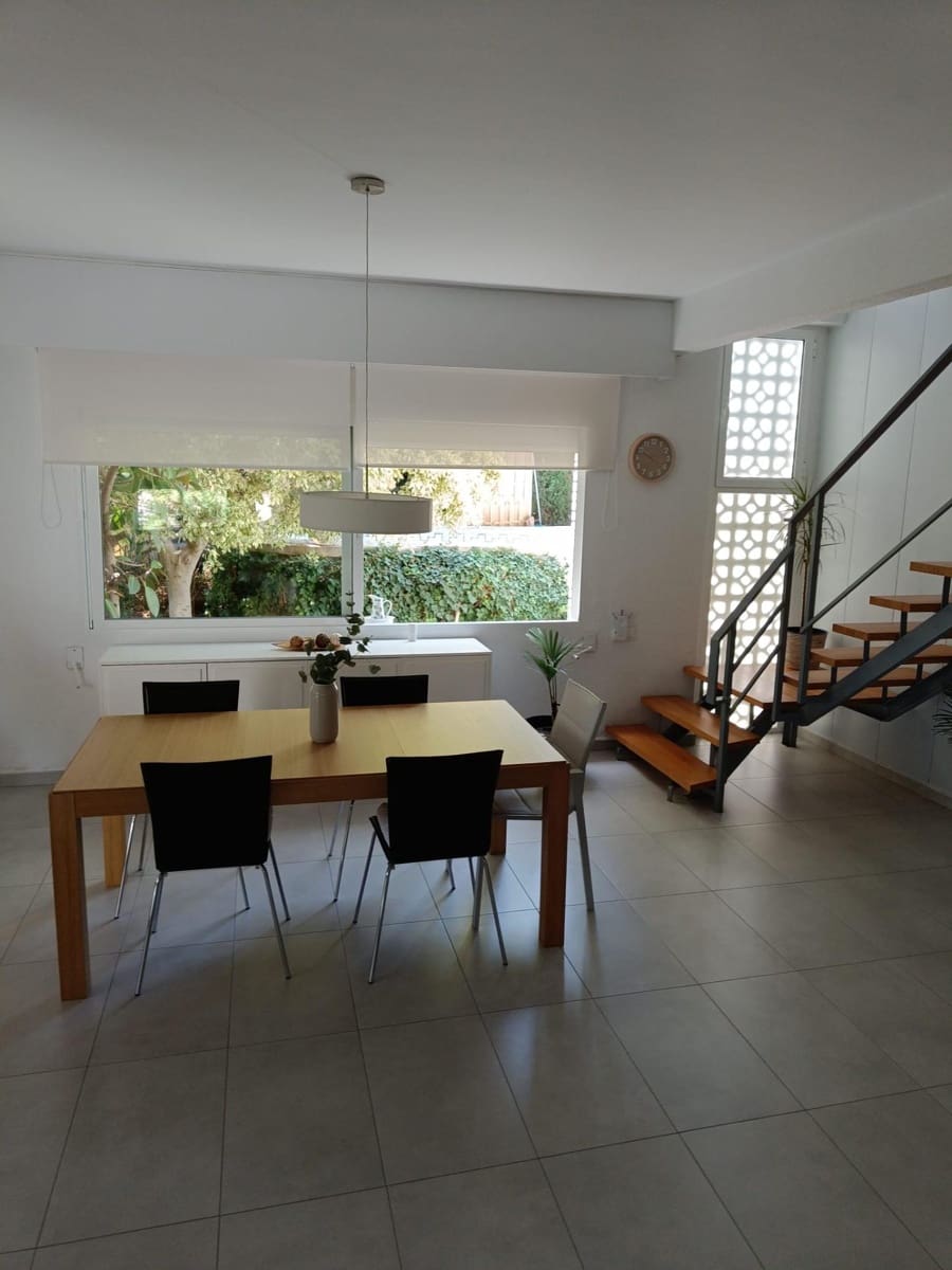 4 soveværelse Villa til salg i Torrent med swimmingpool - € 530.000 (Ref: 9215411)