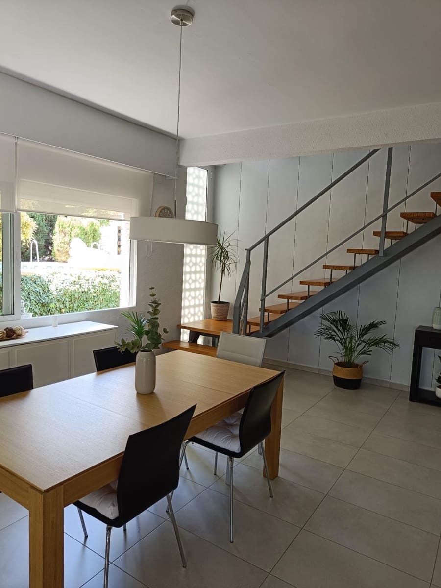 4 soveværelse Villa til salg i Torrent med swimmingpool - € 530.000 (Ref: 9215411)