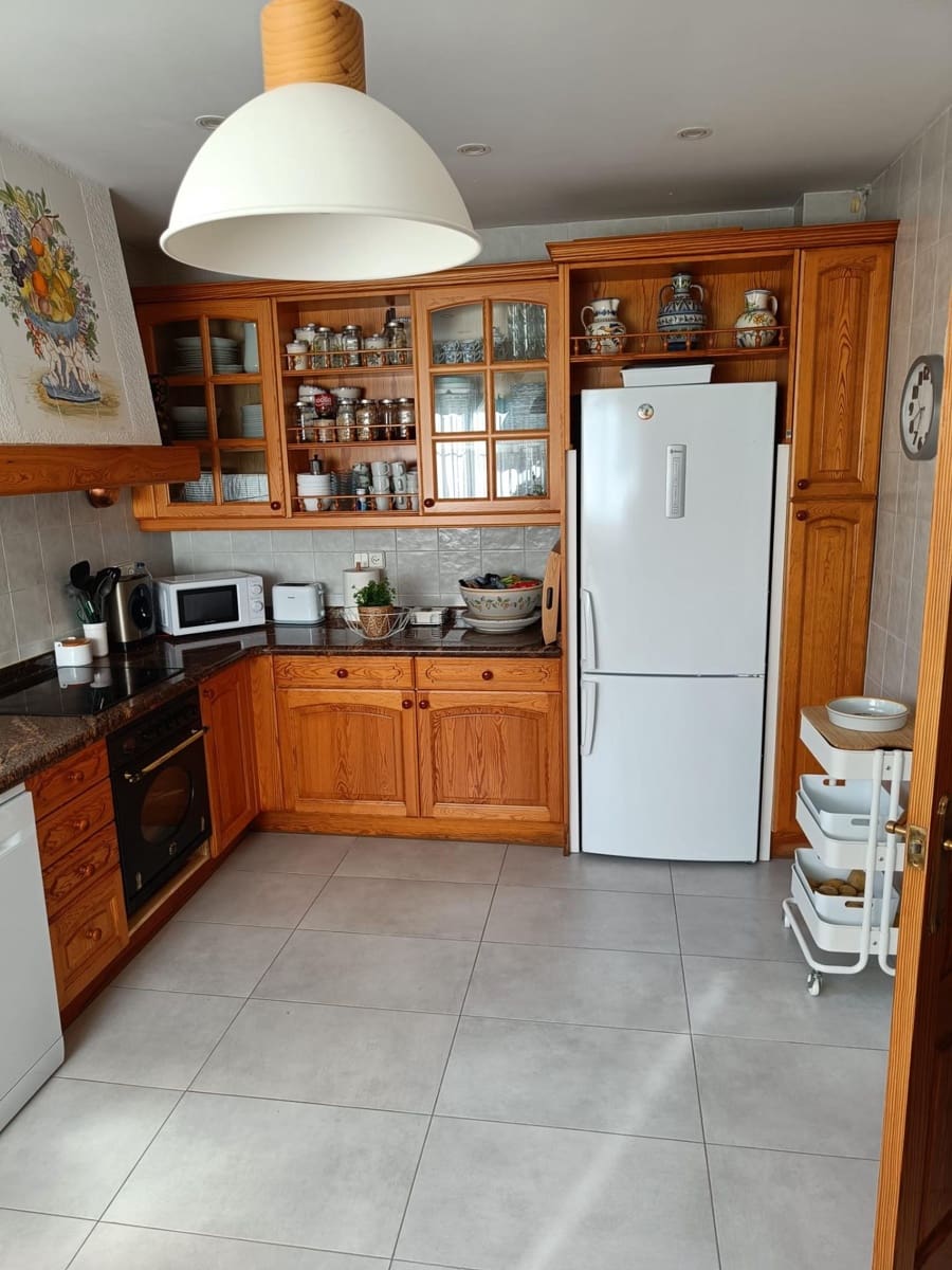 4 soveværelse Villa til salg i Torrent med swimmingpool - € 530.000 (Ref: 9215411)