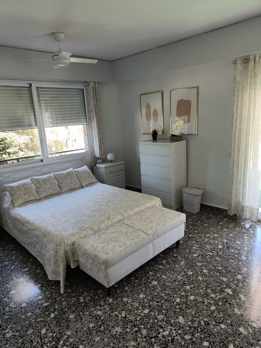 4 soveværelse Villa til salg i Torrent med swimmingpool - € 530.000 (Ref: 9215411)