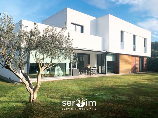 5 soveværelse Villa til salg i Llagostera med swimmingpool - € 650.000 (Ref: 9128633)