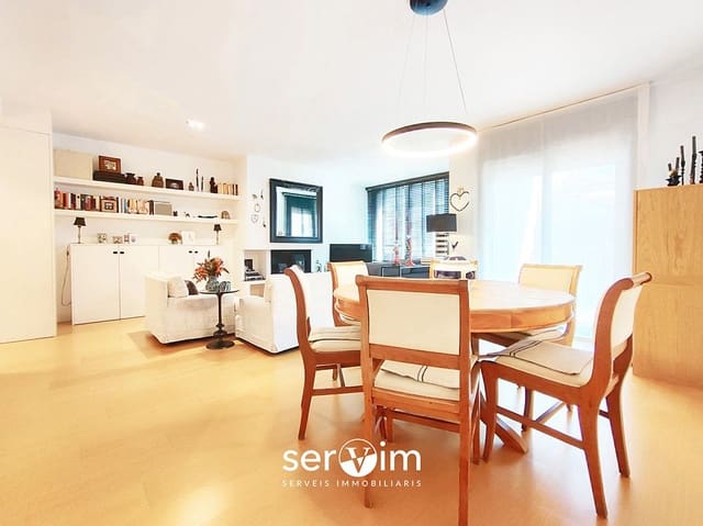 3 soveværelse Lejlighed til salg i Girona by - € 595.000 (Ref: 9128636)