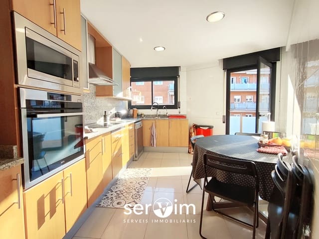 4 soveværelse Penthouse til salg i Girona by - € 415.000 (Ref: 9128639)
