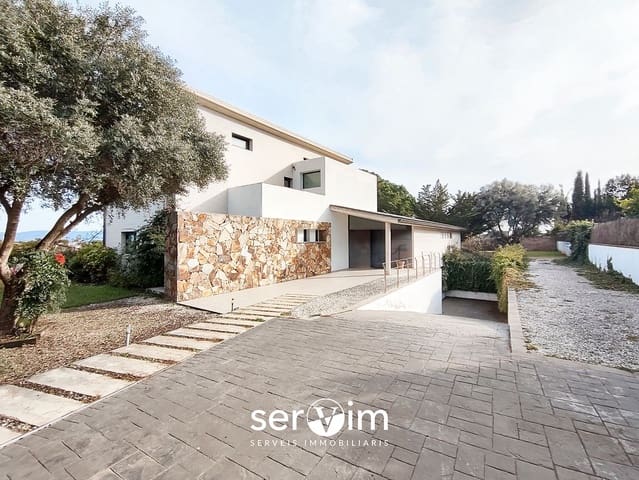 4 soveværelse Villa til salg i Bescanó med swimmingpool - € 1.450.000 (Ref: 9128640)
