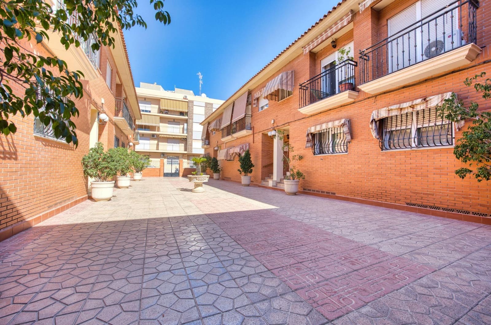 4 bedroom Terraced Villa for sale in San Vicente / Sant Vicent del Raspeig - € 328,500 (Ref: 10111918)