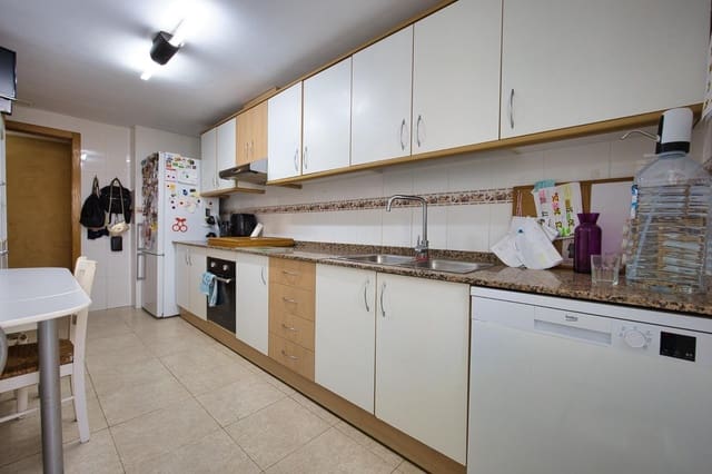 3 makuuhuone Asunto myytävänä paikassa San Vicente / Sant Vicent del Raspeig mukana 
autotalli - 239 900 € (Ref: 10111919)