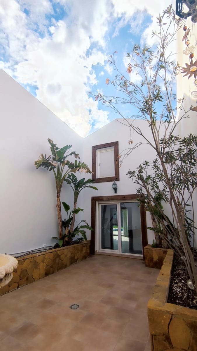 5 chambre Villa/Maison à vendre à Muchamiel / Mutxamel avec piscine garage - 690 000 € (Ref: 10115723)