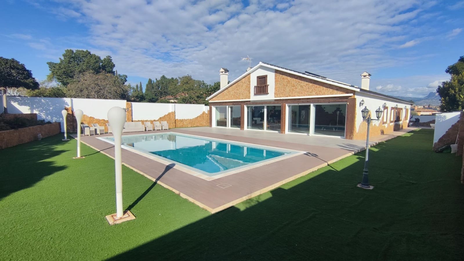 5 chambre Villa/Maison à vendre à Muchamiel / Mutxamel avec piscine garage - 690 000 € (Ref: 10115723)