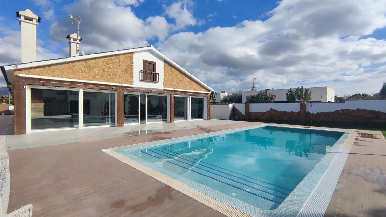 5 chambre Villa/Maison à vendre à Muchamiel / Mutxamel avec piscine garage - 690 000 € (Ref: 10115723)