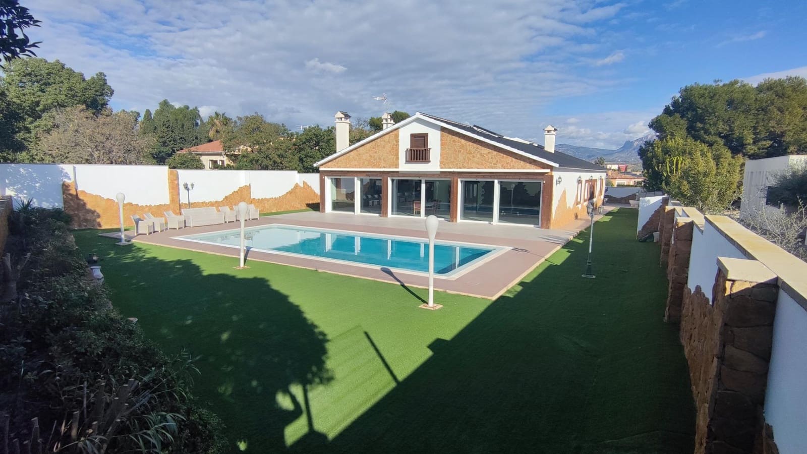 5 chambre Villa/Maison à vendre à Muchamiel / Mutxamel avec piscine garage - 690 000 € (Ref: 10115723)
