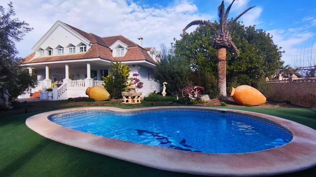 5 slaapkamer Villa te koop in San Vicente / Sant Vicent del Raspeig met zwembad garage - € 950.000 (Ref: 10115725)