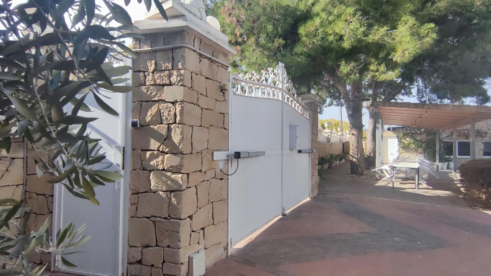 5 slaapkamer Villa te koop in San Vicente / Sant Vicent del Raspeig met zwembad garage - € 950.000 (Ref: 10115725)