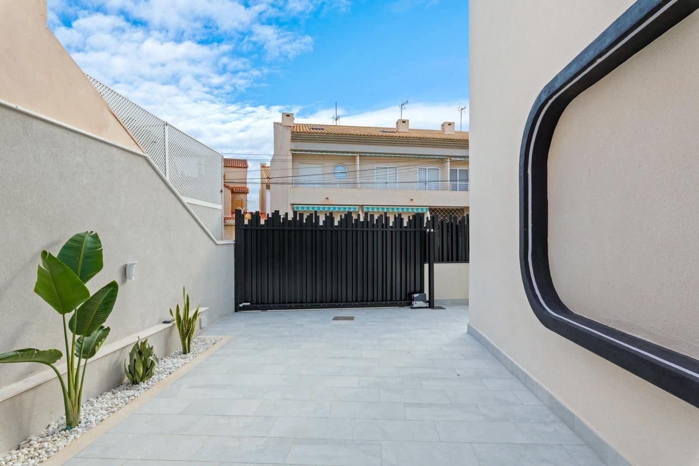 4 bedroom Villa for sale in Torre de la Horadada with pool garage - € 698,000 (Ref: 10115734)