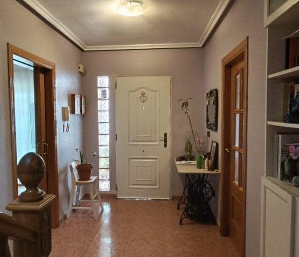 3 bedroom Villa for rent in Moralet with pool garage - € 2,000 (Ref: 10161582)