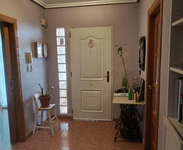 3 bedroom Villa for rent in Moralet with pool garage - € 2,000 (Ref: 10161582)