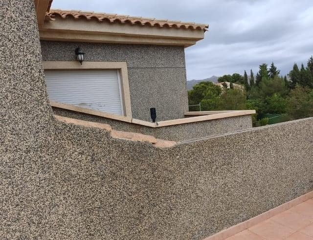 3 bedroom Villa for rent in Moralet with pool garage - € 2,000 (Ref: 10161582)