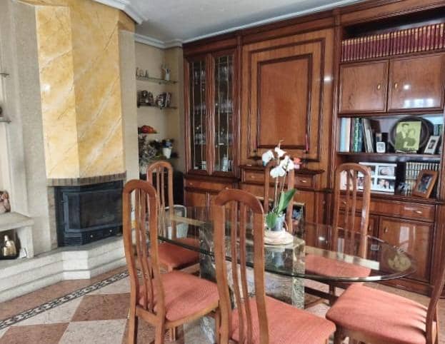 3 bedroom Villa for rent in Moralet with pool garage - € 2,000 (Ref: 10161582)