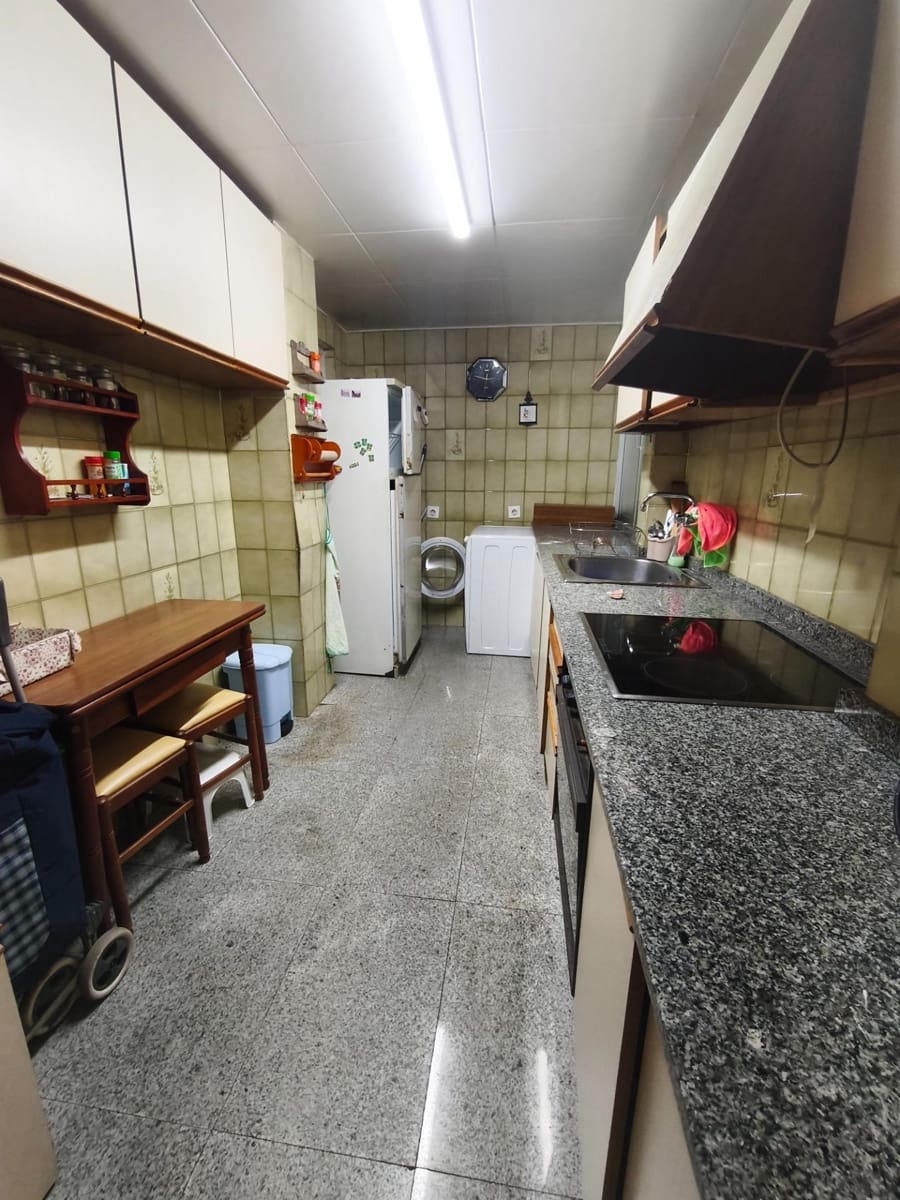 3 soveværelse Lejlighed til salg i Alicante by - € 150.000 (Ref: 10168543)
