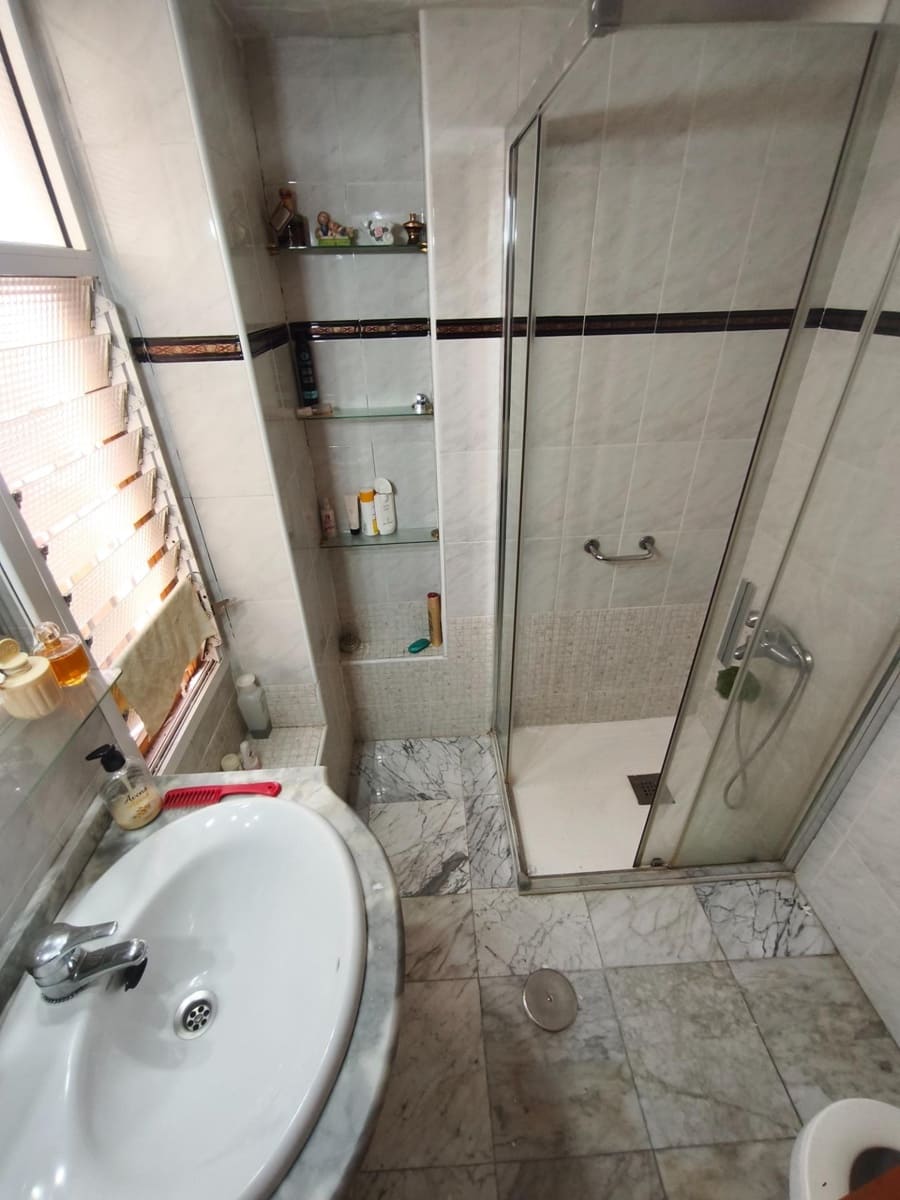 3 soveværelse Lejlighed til salg i Alicante by - € 150.000 (Ref: 10168543)
