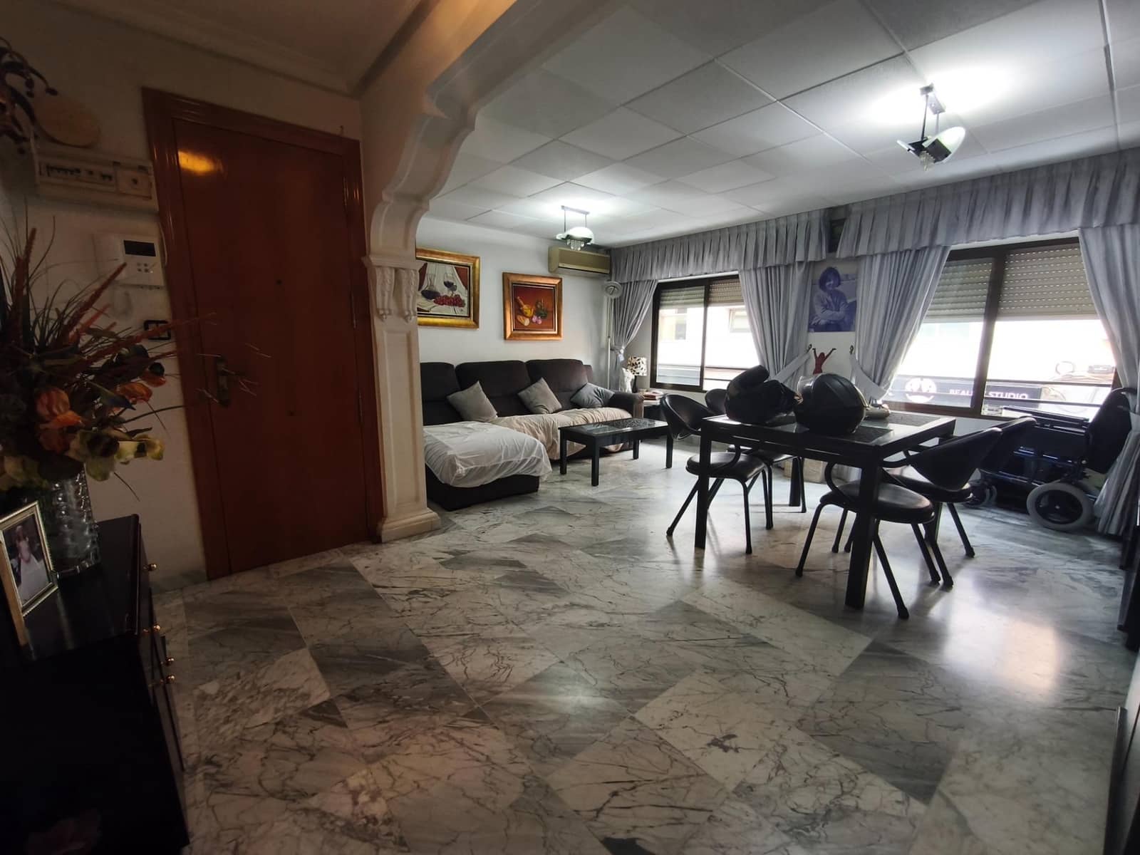 3 soveværelse Lejlighed til salg i Alicante by - € 150.000 (Ref: 10168543)