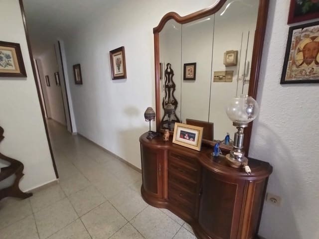 3 slaapkamer Flat te koop in Mercado, Alicante stad - € 220.000 (Ref: 10177297)