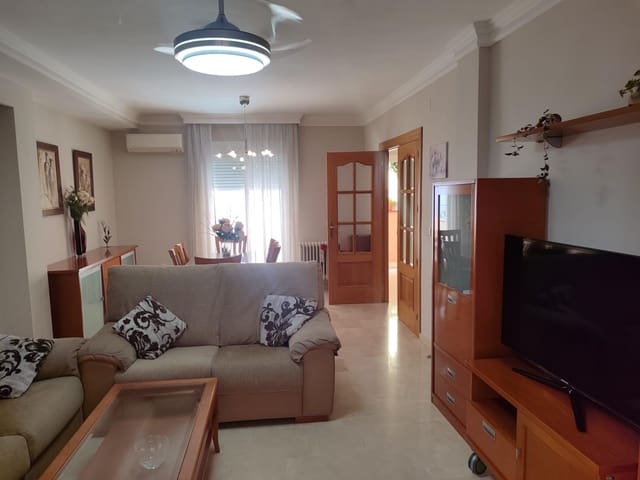 3 bedroom Terraced Villa for rent in Granada city with garage - € 1,000 (Ref: 9161161)