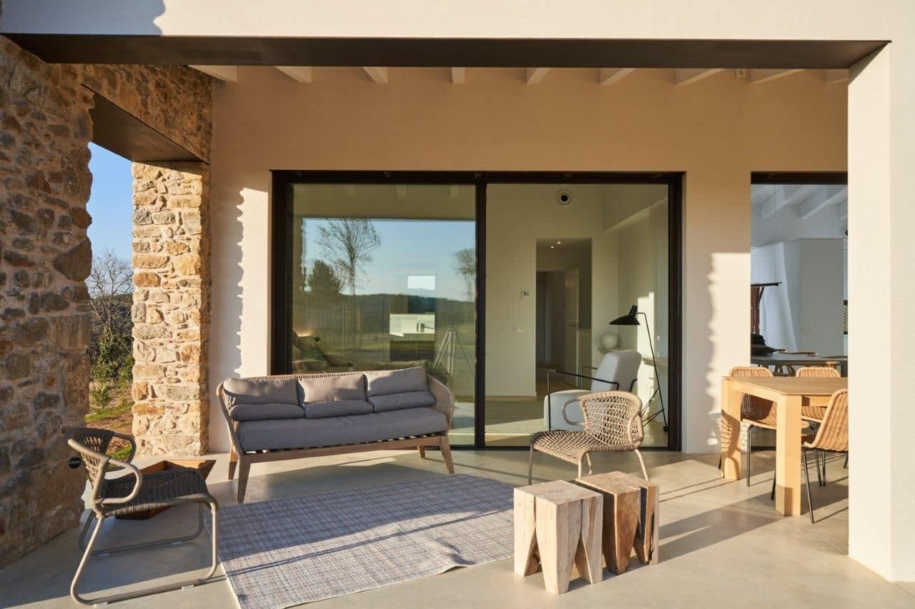 3 bedroom Villa for sale in Saus with pool - € 690,000 (Ref: 6152311)