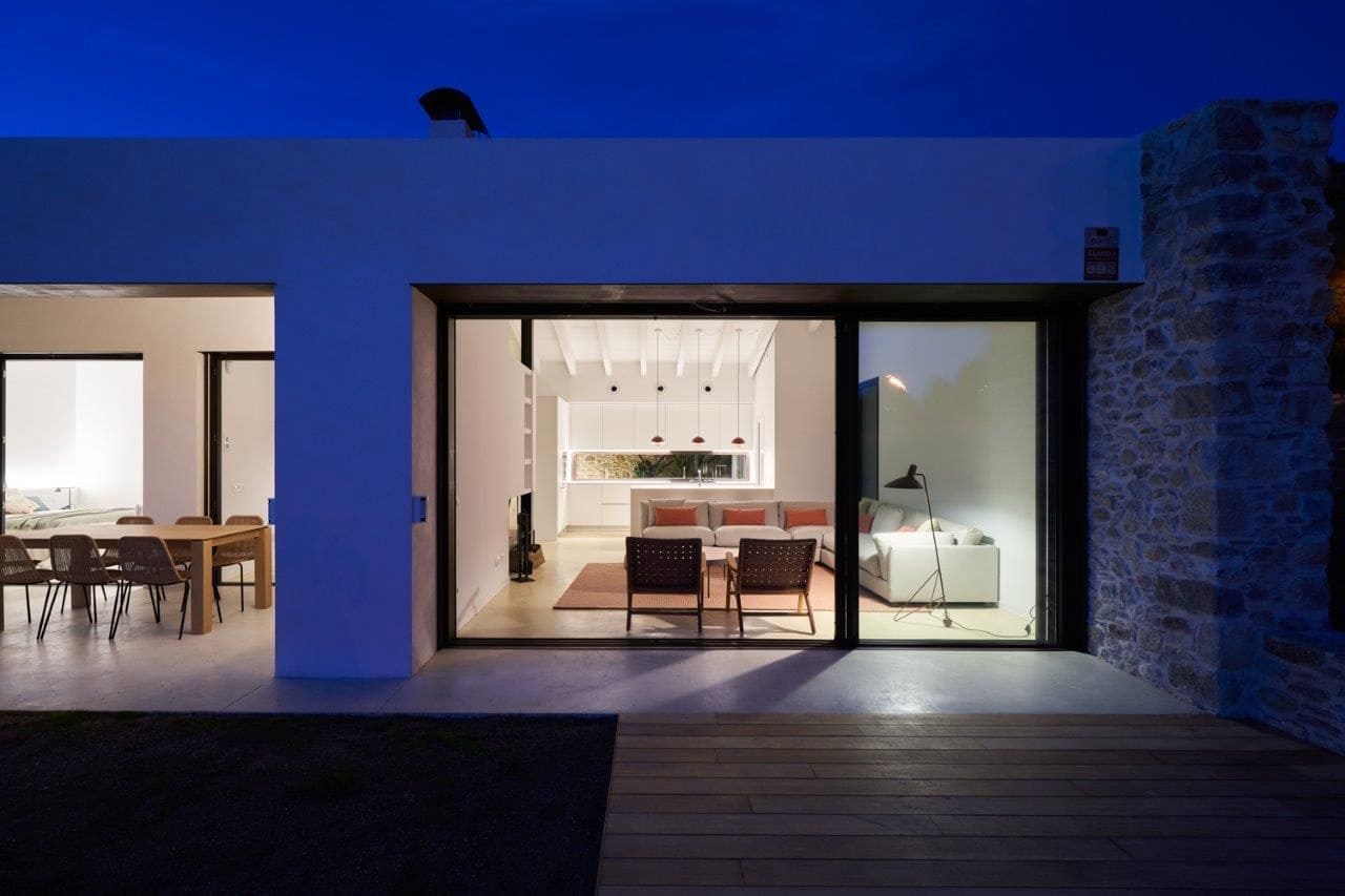 3 bedroom Villa for sale in Saus with pool - € 690,000 (Ref: 6152311)